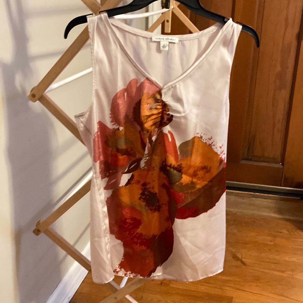 Sleeveless, cream Banana Republic blouse